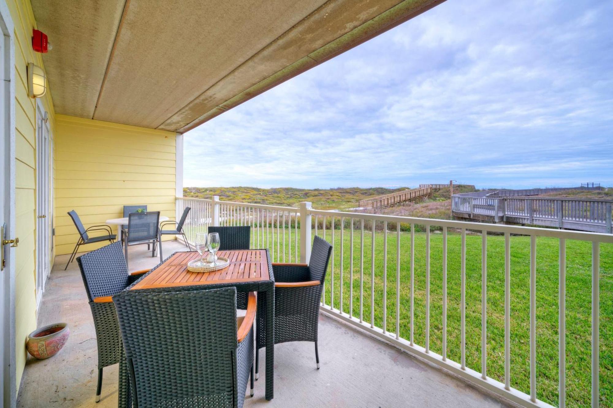 Salt Sun By Avantstay Beach Access Pool Port Aransas Exterior photo