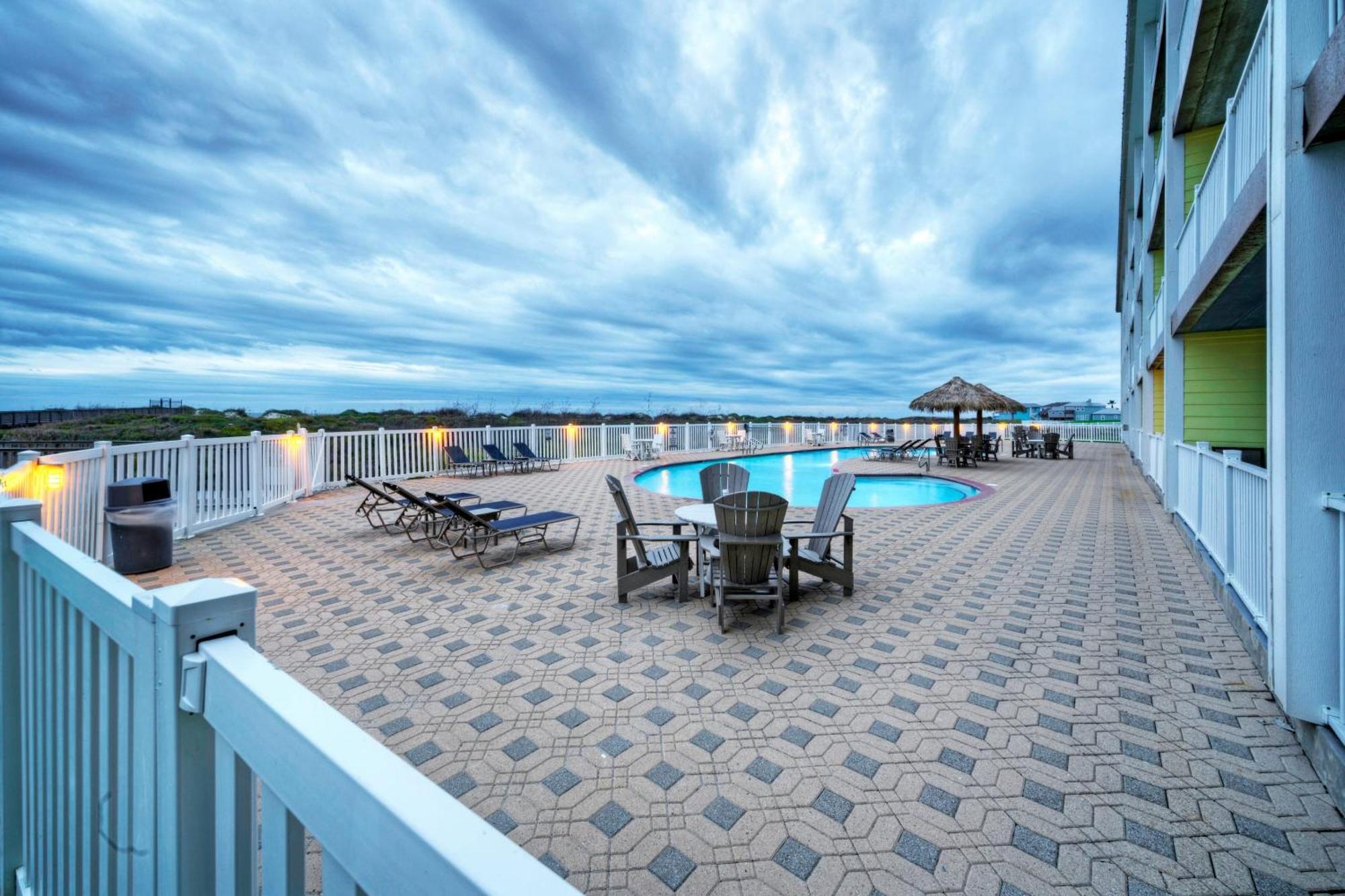 Salt Sun By Avantstay Beach Access Pool Port Aransas Exterior photo