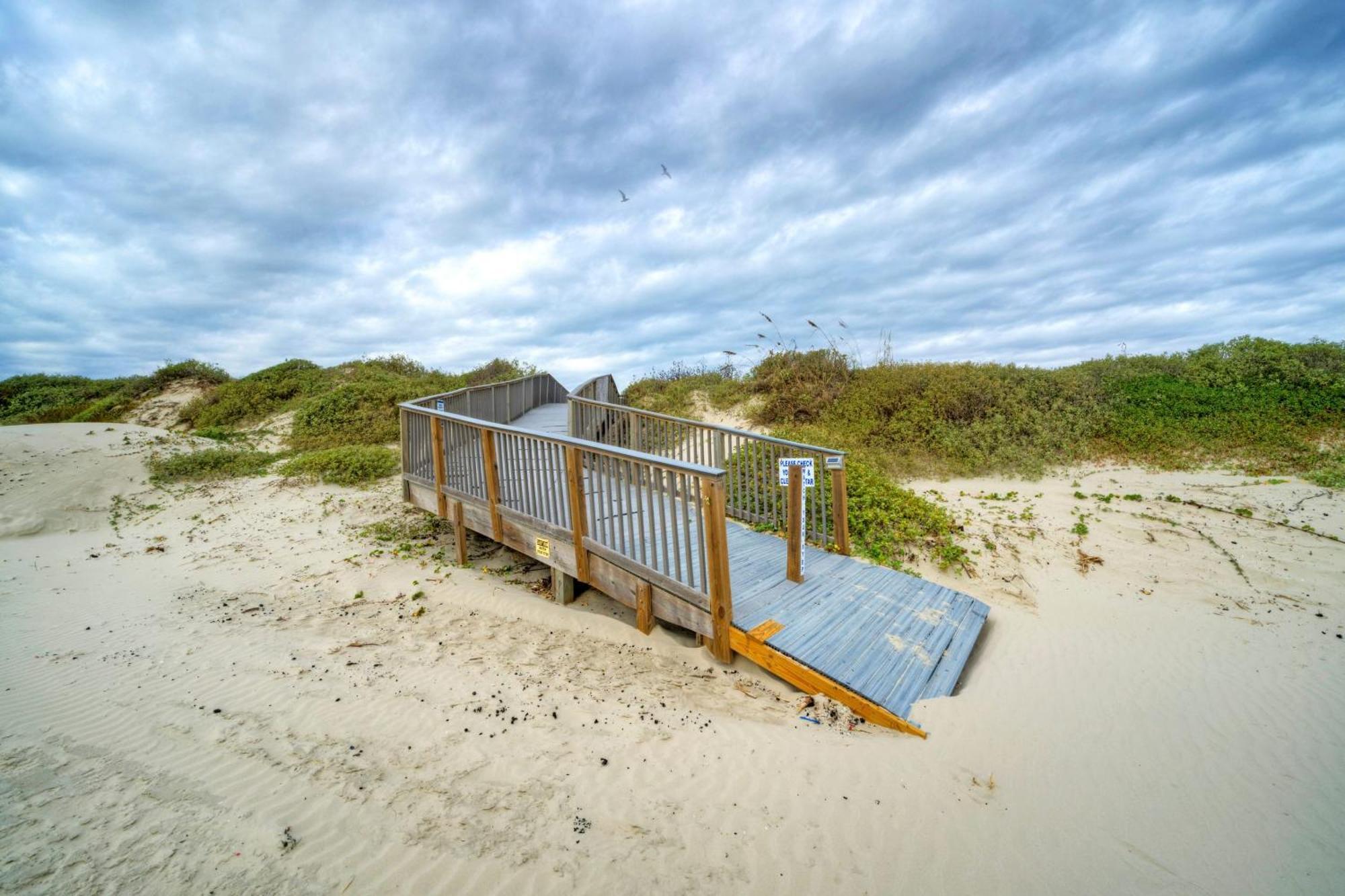 Salt Sun By Avantstay Beach Access Pool Port Aransas Exterior photo
