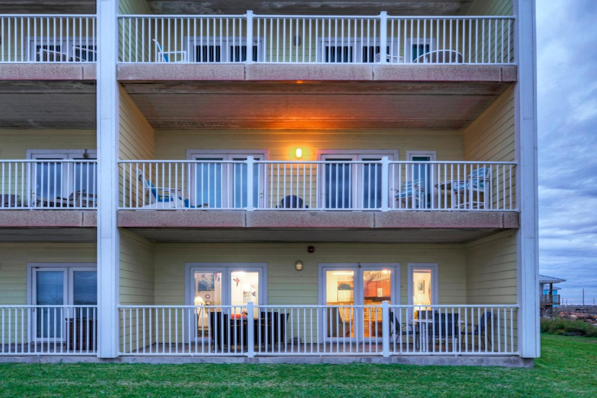 Salt Sun By Avantstay Beach Access Pool Port Aransas Exterior photo